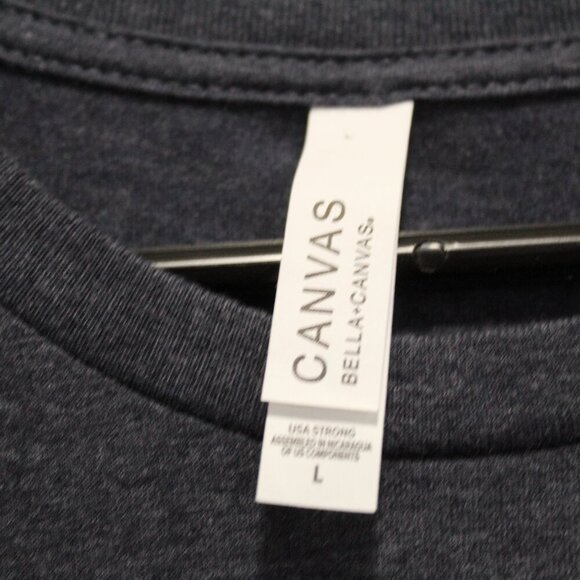 Disney Mickey Mouse Castle T-Shirt Size Large - Picture 9 of 10